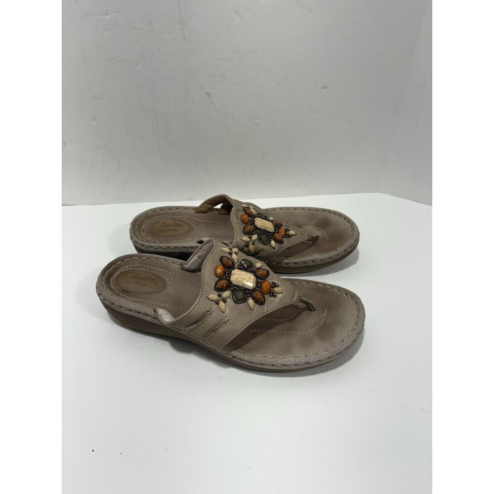 Clarks Artisian Amaya Yarrow Platinum Leather Beaded Boho Sandals Sz 9 M Thong